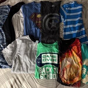 Boys  Graphic T-Shirts Assortment sizes vary from 14/16, medium and 18